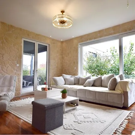 Apartment Spacieux Avec Jardin *