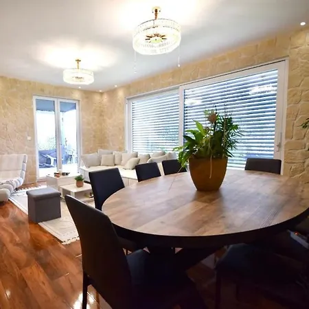 Apartment Spacieux Avec Jardin